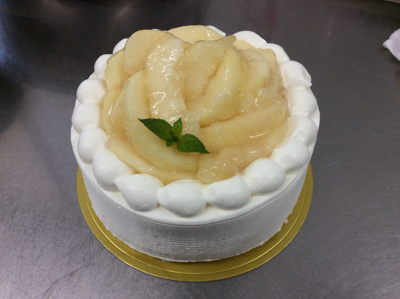 特注桃デコレーションケーキ 熊谷のイタリアンレストランが掲載するブログページをご覧ください